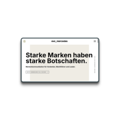 Screenshot in einem Mockup der Website von Eva Mercedes Cacici - Markenkommunikation für Vordenker, Marktführer und Leader.